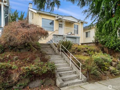 5011 5th Avenue NE, Seattle, WA, 98105