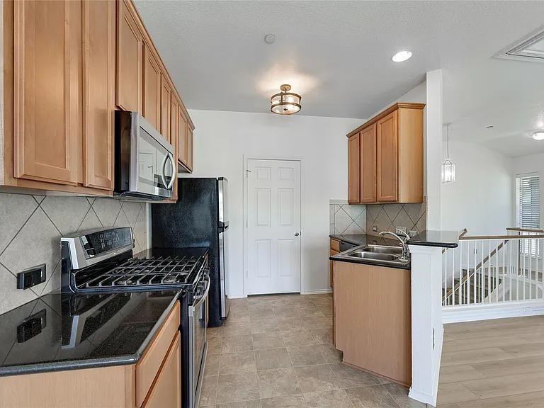 9201 Brodie Ln #2501 — Photo 10