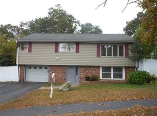 15 Crane Ave, Peabody, MA 01960