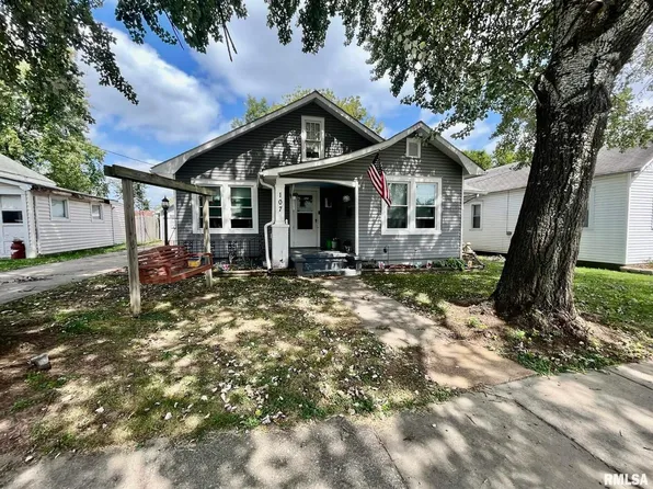 107 E 11th St, Metropolis, IL 62960