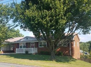 200 Garland Dr, Staunton, VA 24401
