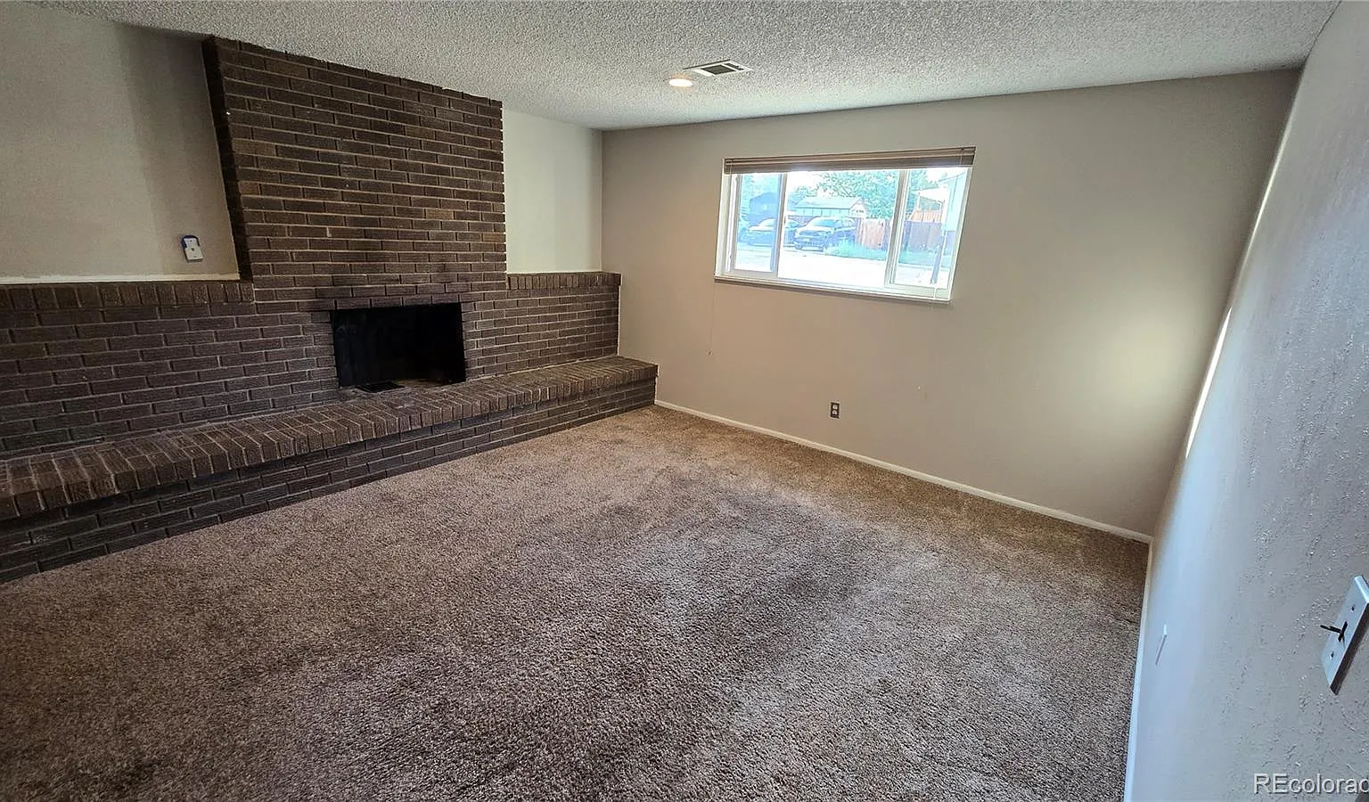 2 bed, 900 sqft, $1,725 — Photo 2