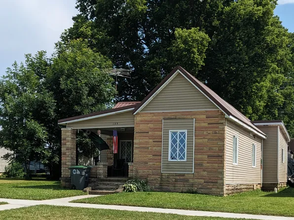 523 E 8th St, Rushville, IN 46173