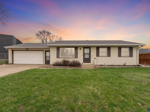 5512 W 39th St, Sioux Falls, SD 57106