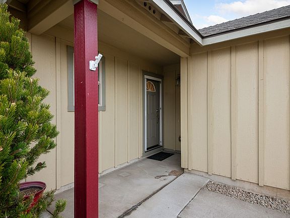 5th image of 953 SW 25th Ln