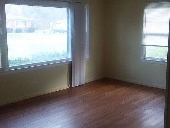 3rd image of 4156 N Elizabeth St