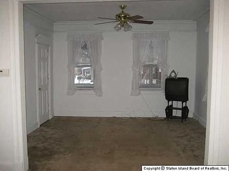 5th image of 64 Bowles Ave