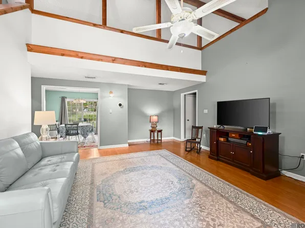 1518 Shadybrook Dr, Baton Rouge, LA 70816