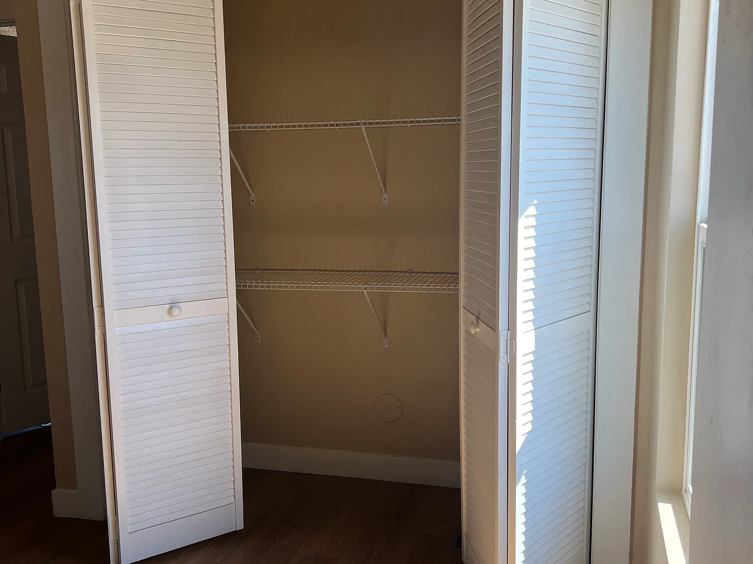 4032 N Fairview Ave — Photo 1