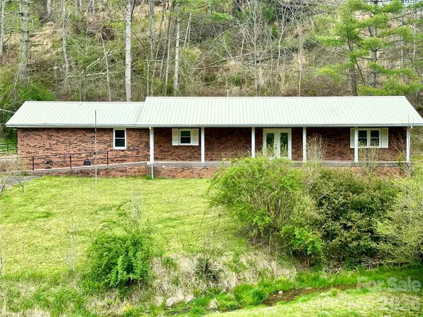 208 Murdock Rd, Bakersville, NC 28705
