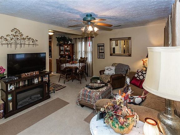 4th image of 209 Eikenberry St