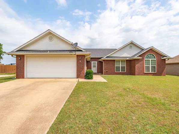 104 W Dora Ln, Poteau, OK 74953