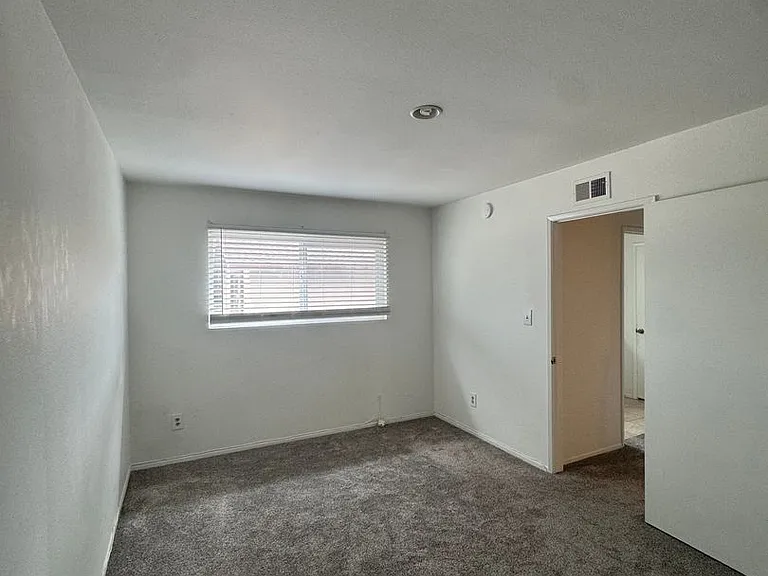 2210 & 2212 E Avalon Ave — Photo 16