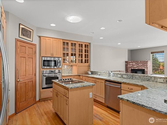 5th image of 3643 Ridgeview Boulevard