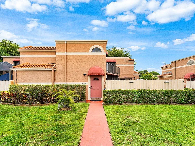 6115 Seven Springs Blvd — Photo 3