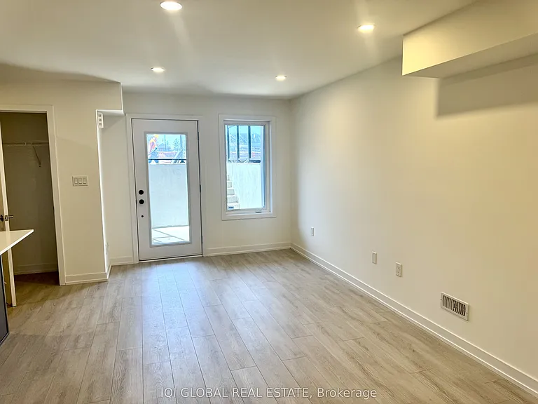 42 Lowes Rd W #123 — Photo 8