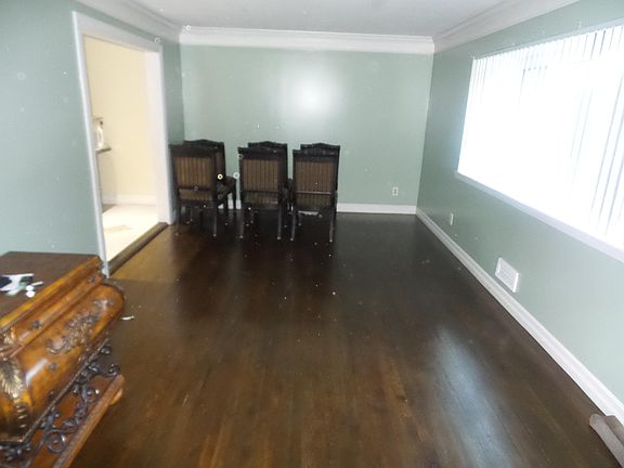 3rd image of 241 Newman St