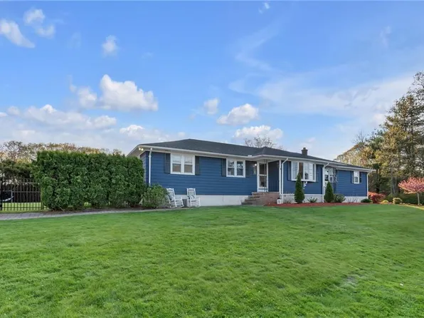 62 Canonchet Trl, Cranston, RI 02921