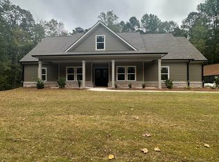 1032 Riverstone Dr, Social Circle, GA 30025