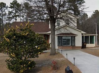194 Cypress Dr, Spring Lake, NC 28390