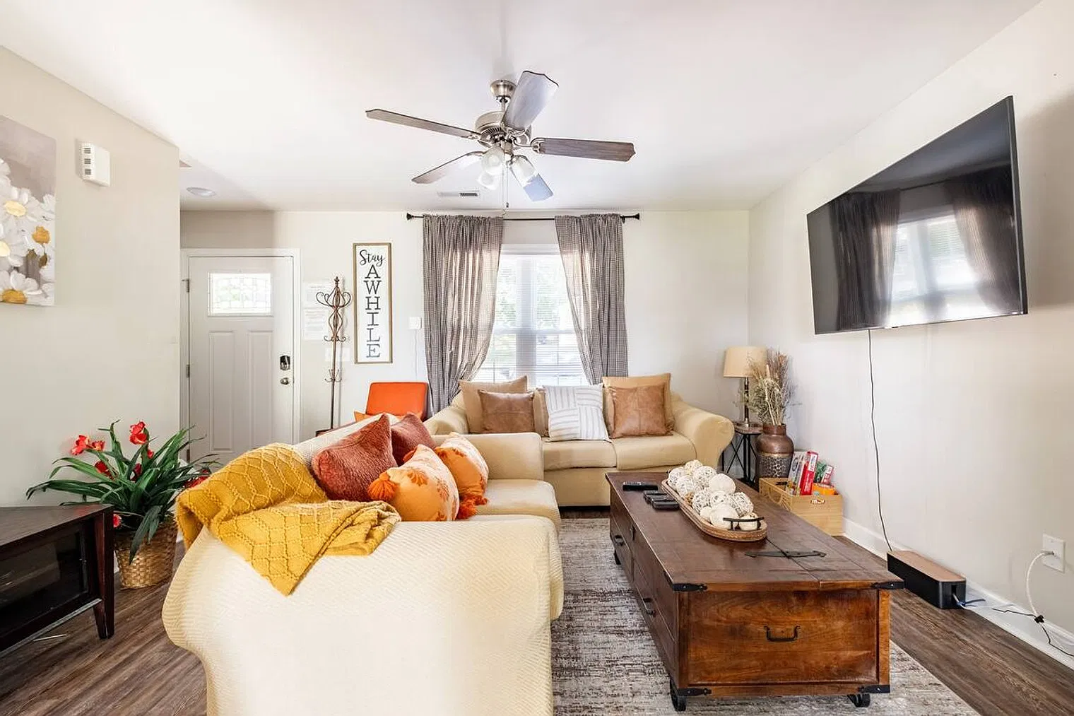 3 bed, 2.0 bath, $2,940 — Photo 1