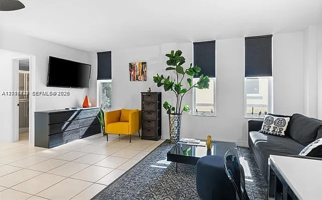 Valiant House Condo — Photo 4