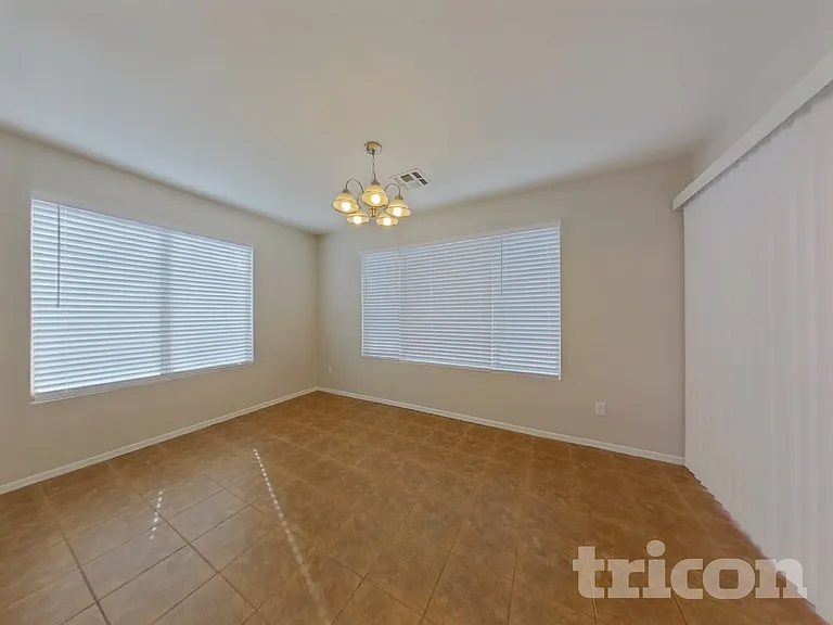 17220 N Wavyleaf Ave — Photo 4