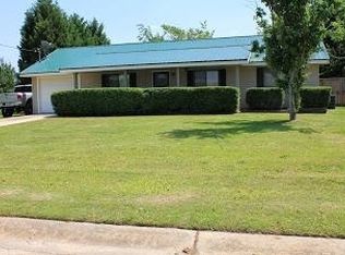 100 Durango Dr, Centerville, GA 31028