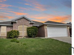 1006 Thistle Meade Cir, Burleson, TX 76028