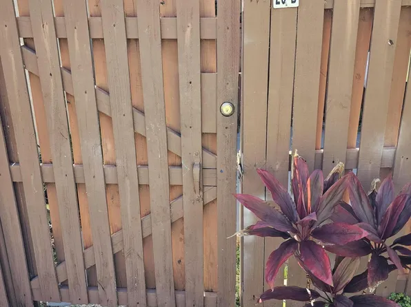 20 Crossings Circle #B, Boynton Beach, FL 33435