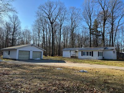 4090 E Shore Dr, Stanton, MI, 48888