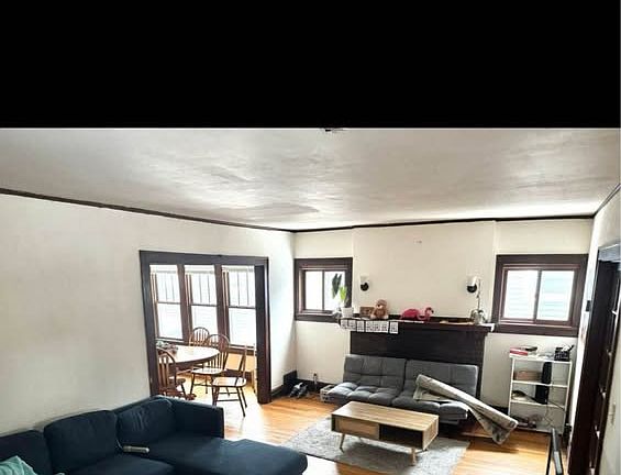 3rd image of 1705 Regent St