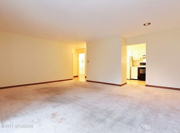 2nd image of 3915 Saratoga Ave #H-204