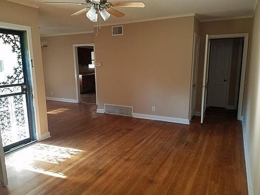 2nd image of 4054 Oak Cliff Rd