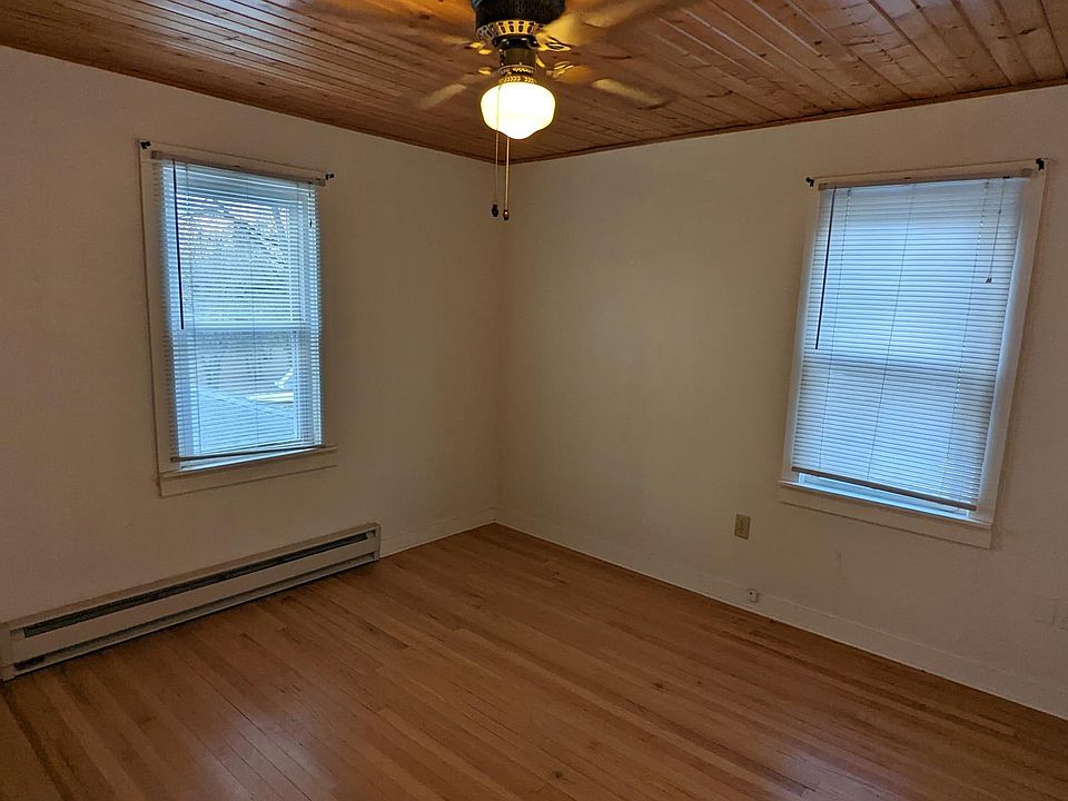 1st image of 136 N Michigan Ave APT 3