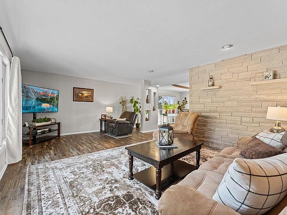 4th image of 128 Monroe Street