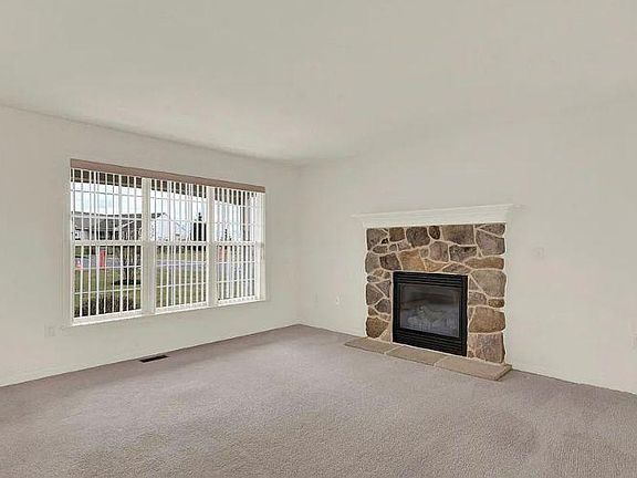 3rd image of 857 Walnut Crest Dr #L-0045