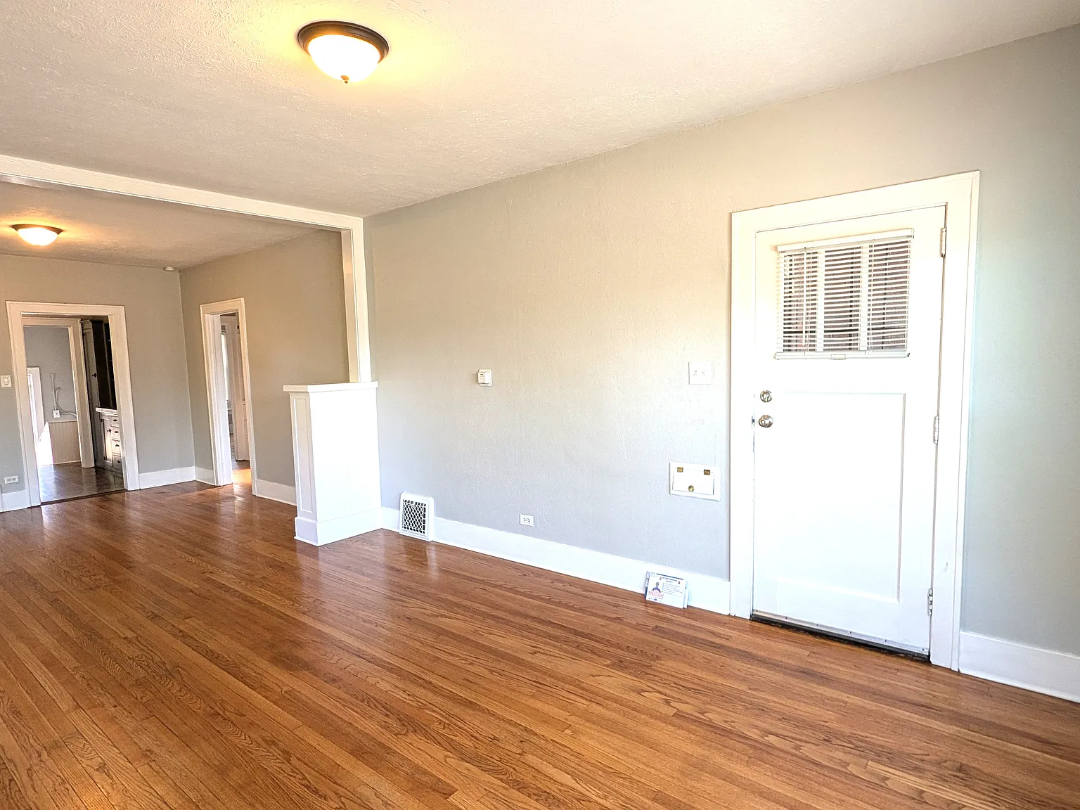 2 bed, 2000 sqft, $2,130 — Photo 4