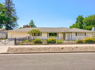 318 Tan Oak Dr, Medford, OR 97504