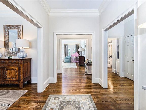 4th image of 107 Kittansett Ct