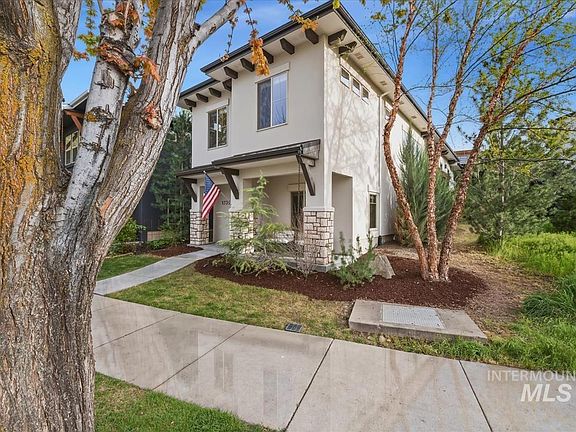 3rd image of 5739 W Hidden Springs Dr