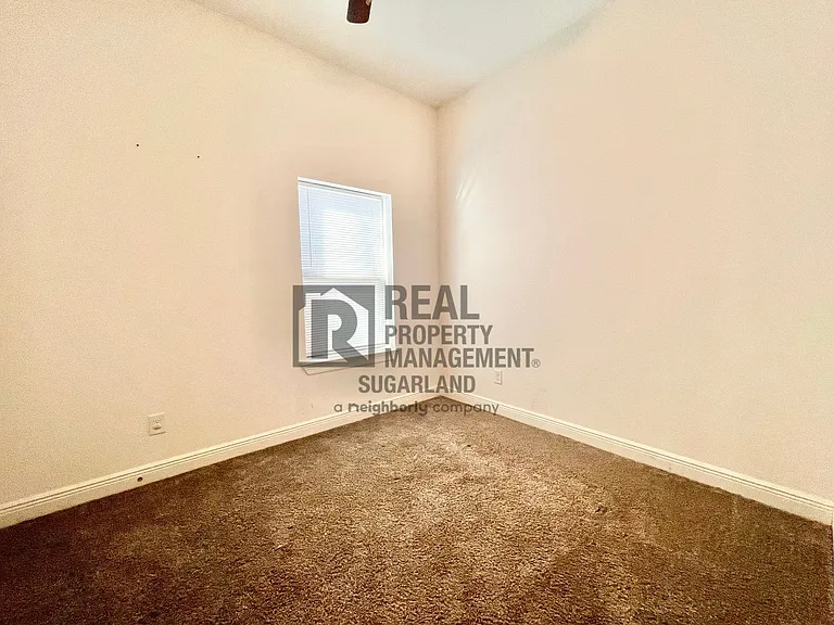 4810 Wilmington St — Photo 11
