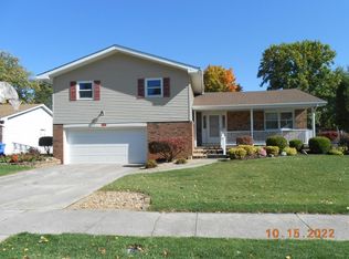 212 Hemlock Ln, Crown Point, IN 46307