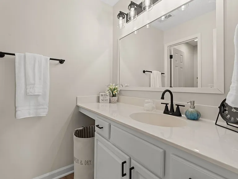 412 Pinehurst Ln #15F — Photo 12