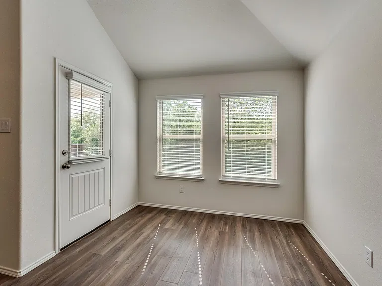1540 Acmite Ave — Photo 9