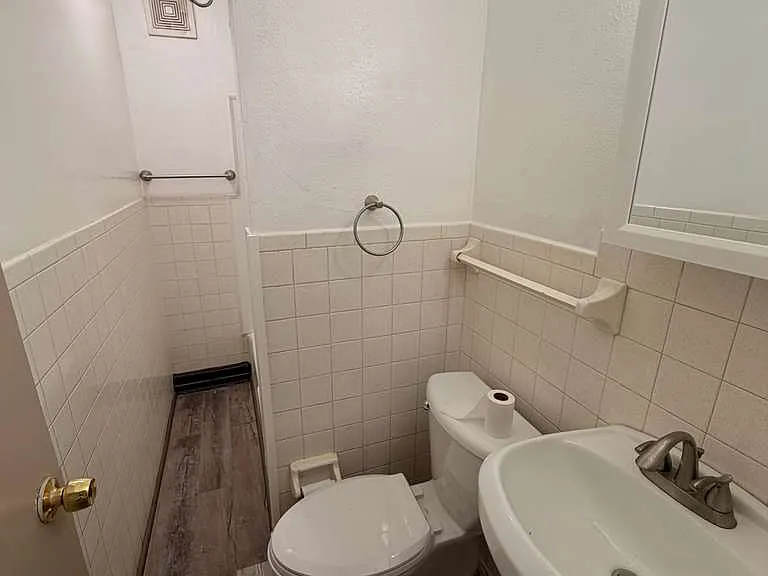 634 Spencer St — Photo 15