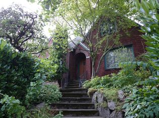 1917 N 48th St, Seattle, WA 98103