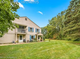3141 Sunnyside Ct, Lake Orion, MI