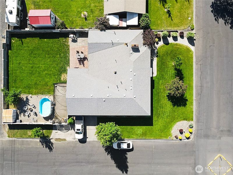 3rd image of 1156 E Elm Street