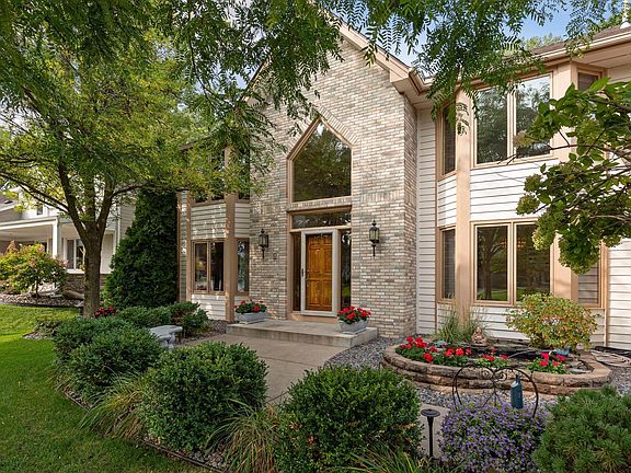 2nd image of 310 Wyndham Cir W